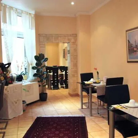 Hotel Ariana 2*